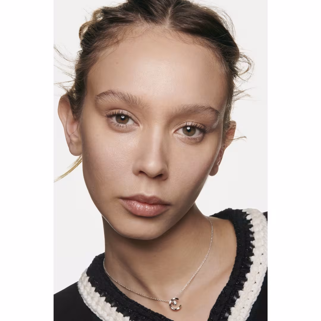 CHANEL N°1 DE CHANEL Revitalizing Foundation 3